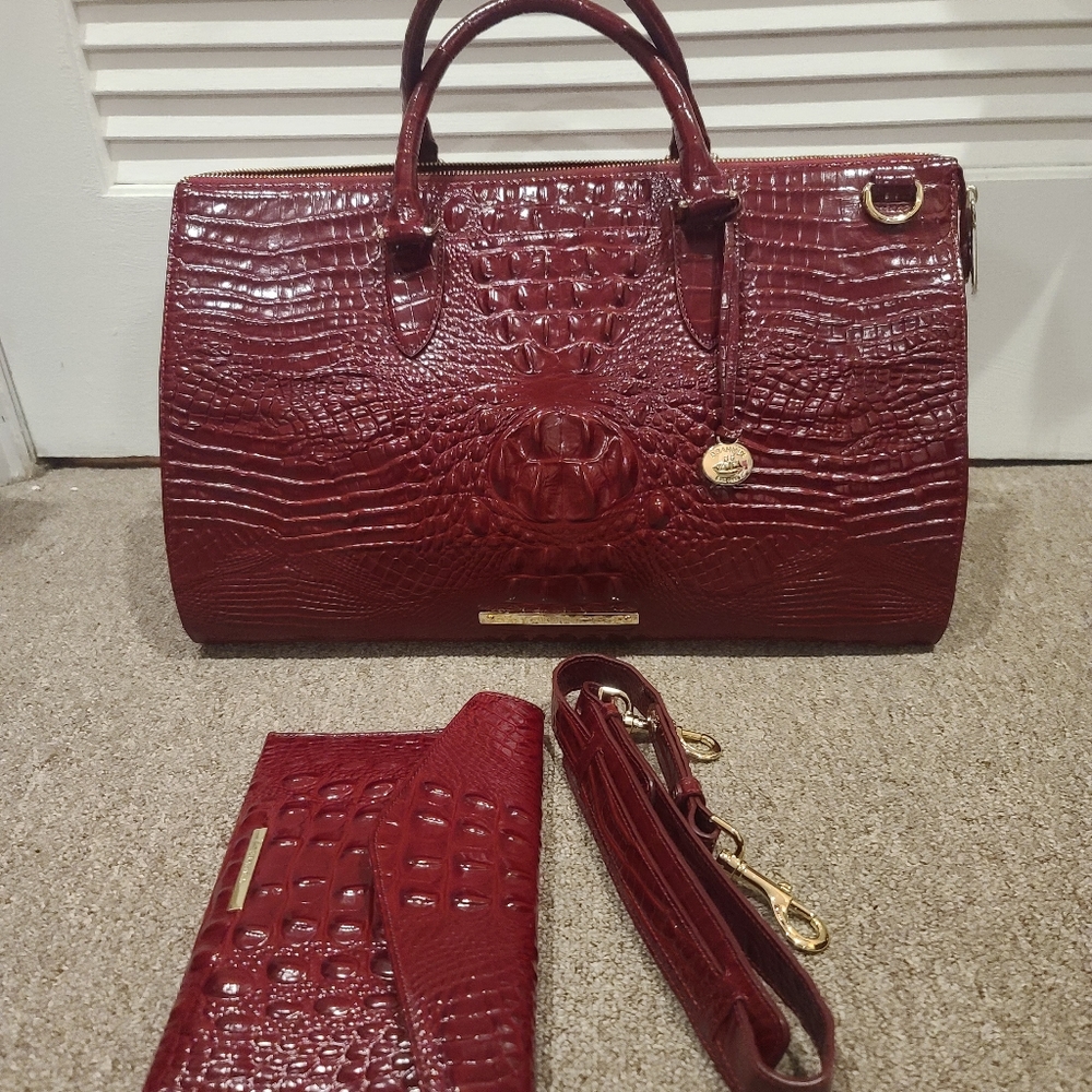 Pre-owned Brahmin Chianti Weekender w / Matching Envelope Wallet